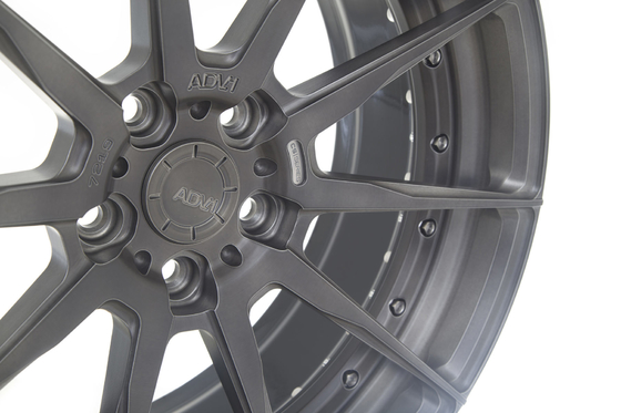 ADV10 M.V2 Ferrari forjó las ruedas