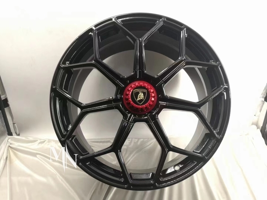 Los rayos Monoblock de CenterLock Y forjaron las ruedas para Lamborghini Aventador SVJ