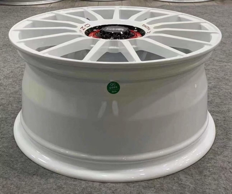 La onza Superturismo que competía con Evoluzione WRC Monoblock forjó las ruedas