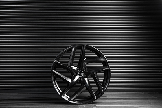 El DEPORTE Monoblock Khan de RANGE ROVER MECANOGRAFÍA a 52 ruedas forjadas RS 23&quot;