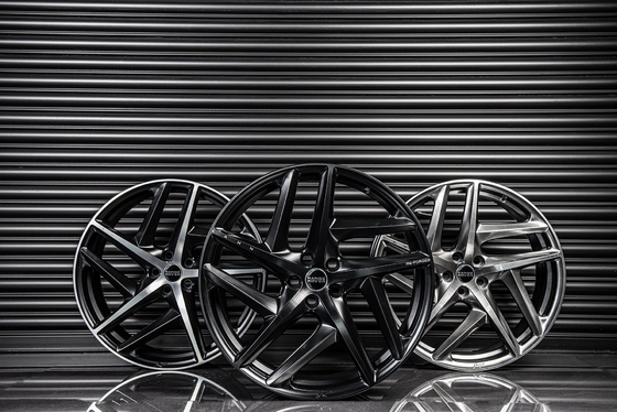 El DEPORTE Monoblock Khan de RANGE ROVER MECANOGRAFÍA a 52 ruedas forjadas RS 23&quot;
