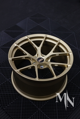 BBS FI R Disponible con llantas de oro forjadas a medida para Audi R8