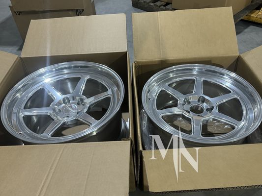 Llantas Forge Auto 5x114.3 para Nissan 350Z 370Z Acabado Plata Pulida